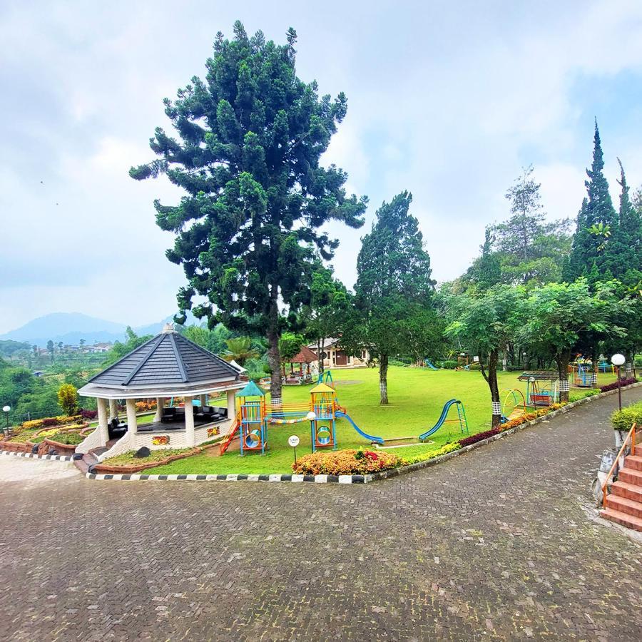 Pacet  Sangga Buana Resort & Convention Hotel מראה חיצוני תמונה